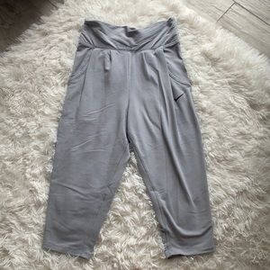 NIKE High-waisted Grey Leggings Joggers w/ Pockets